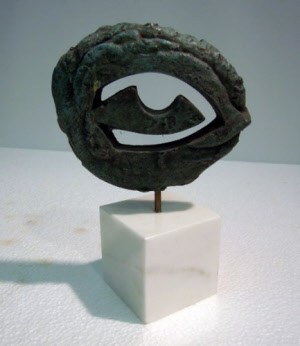 Eye sculpture in bronze